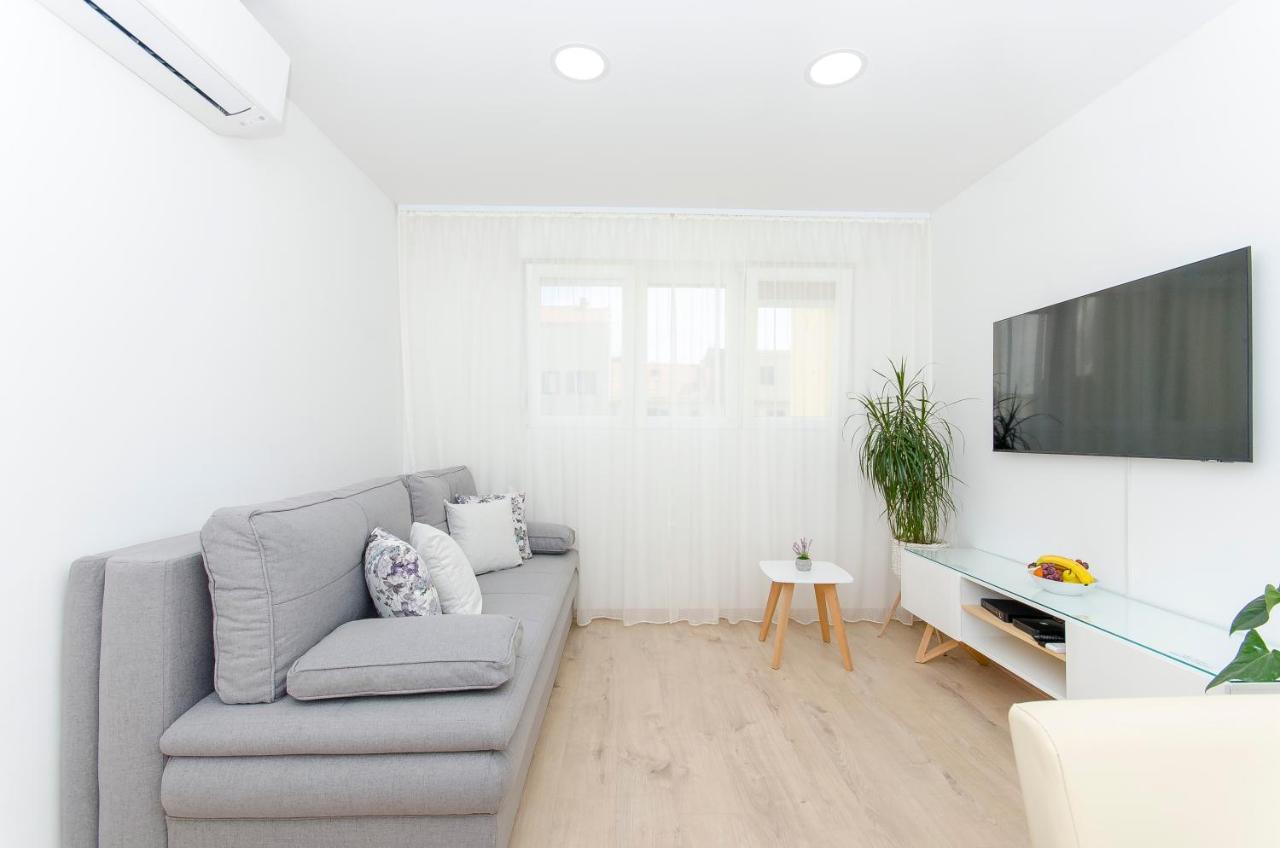 Lanuna Apartment Split Eksteriør billede